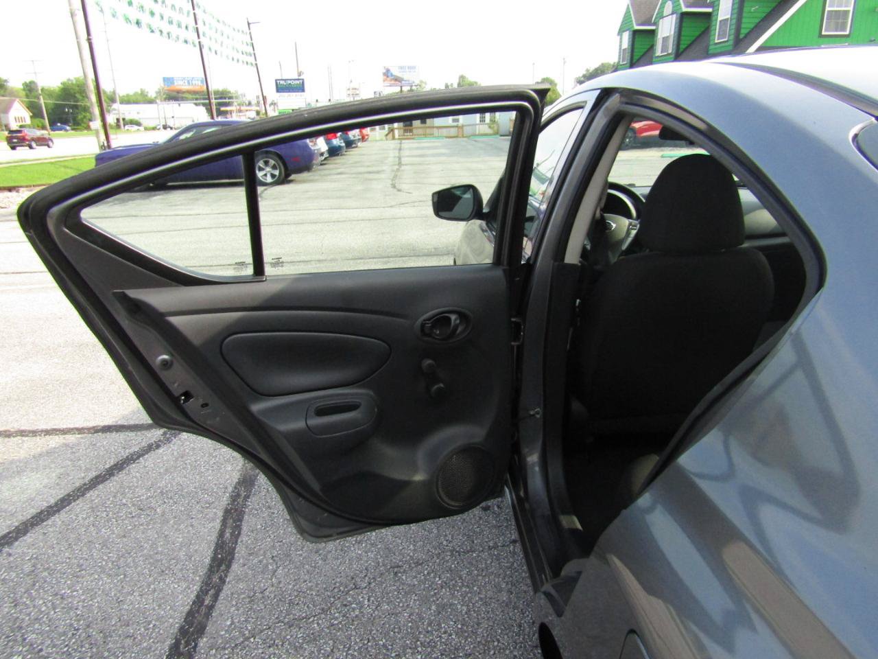 Used 2018 Nissan Versa S Plus FWD image 17