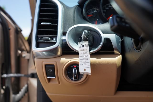 Used 2016 Porsche Cayenne AWD/4WD image 42