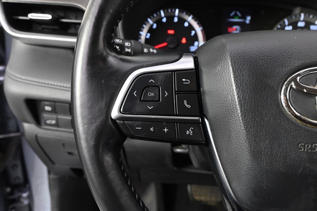 Used 2021 Toyota Highlander LE AWD/4WD image 33