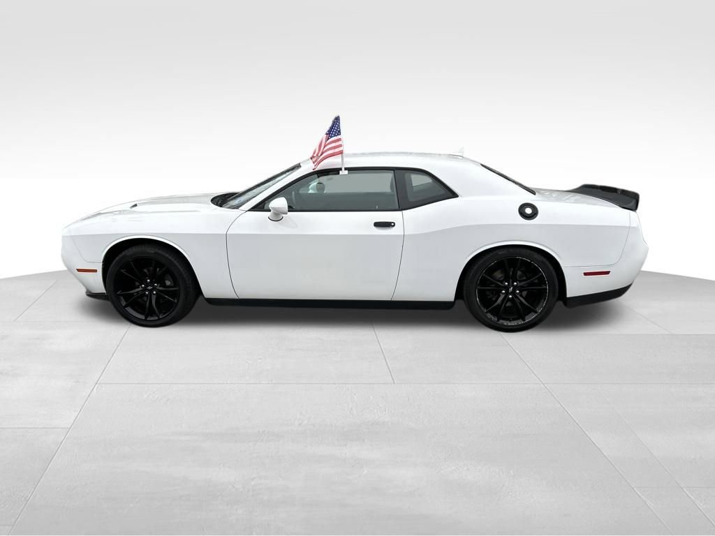 Used 2018 Dodge Challenger SXT w/ Blacktop Package image 2