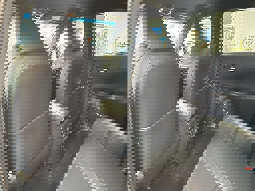 Used 2021 Toyota Venza XLE w/ Softex Package image 19