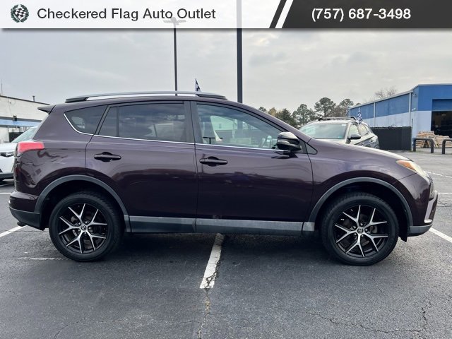 Used 2017 Toyota RAV4 SE image 9