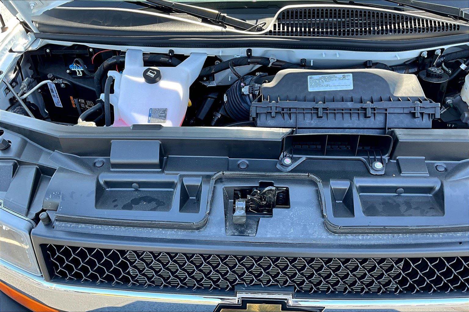 New 2025 Chevrolet Express 3500 w/ Power Convenience Package image 9