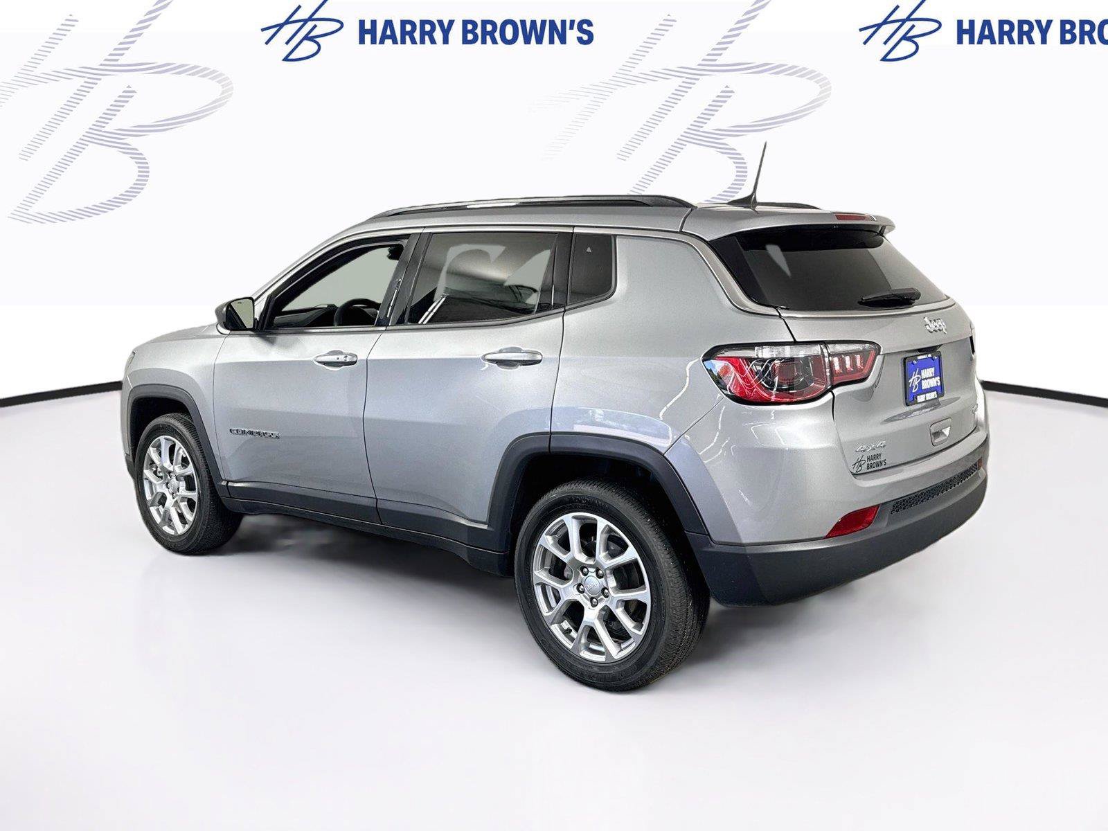 Used 2023 Jeep Compass Latitude AWD/4WD image 27