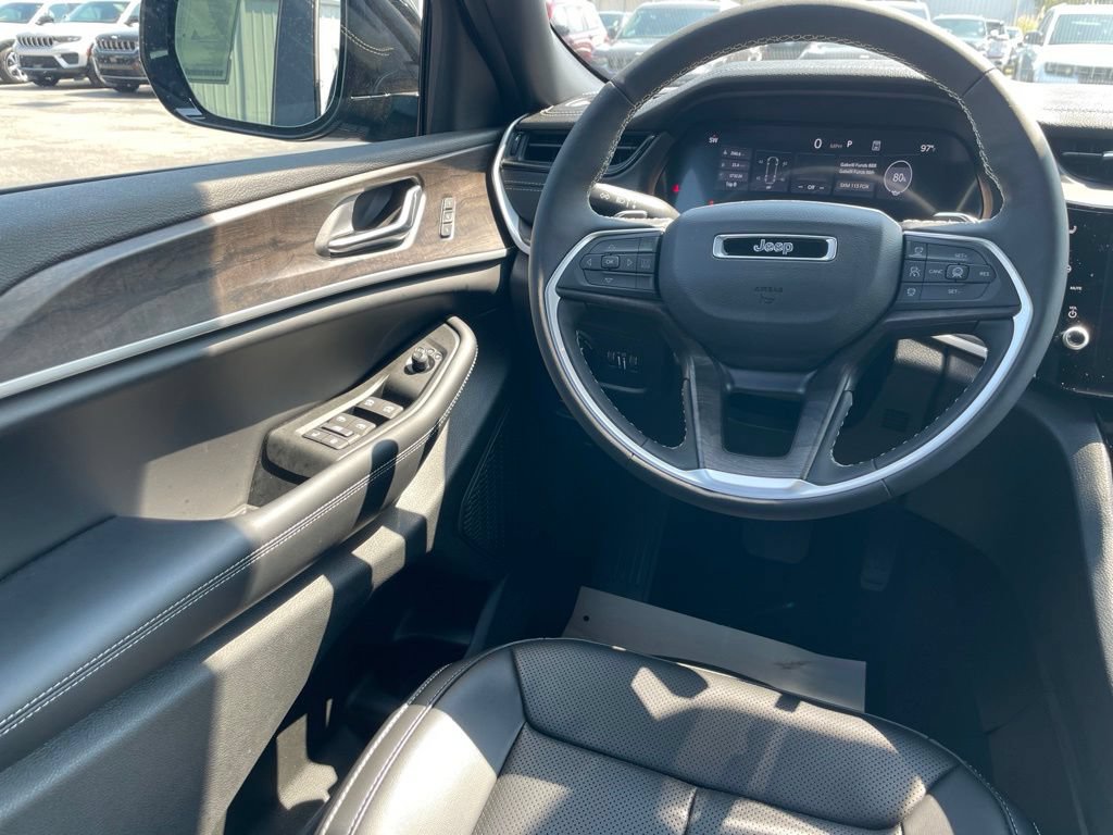 New 2026 Jeep Grand Cherokee Limited w/ Luxury Tech Group II RWD image 20