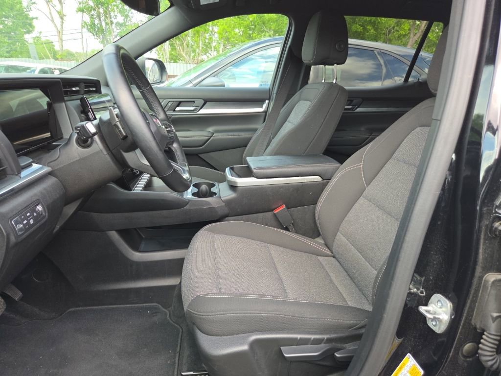 Used 2025 GMC Terrain Elevation AWD/4WD image 3