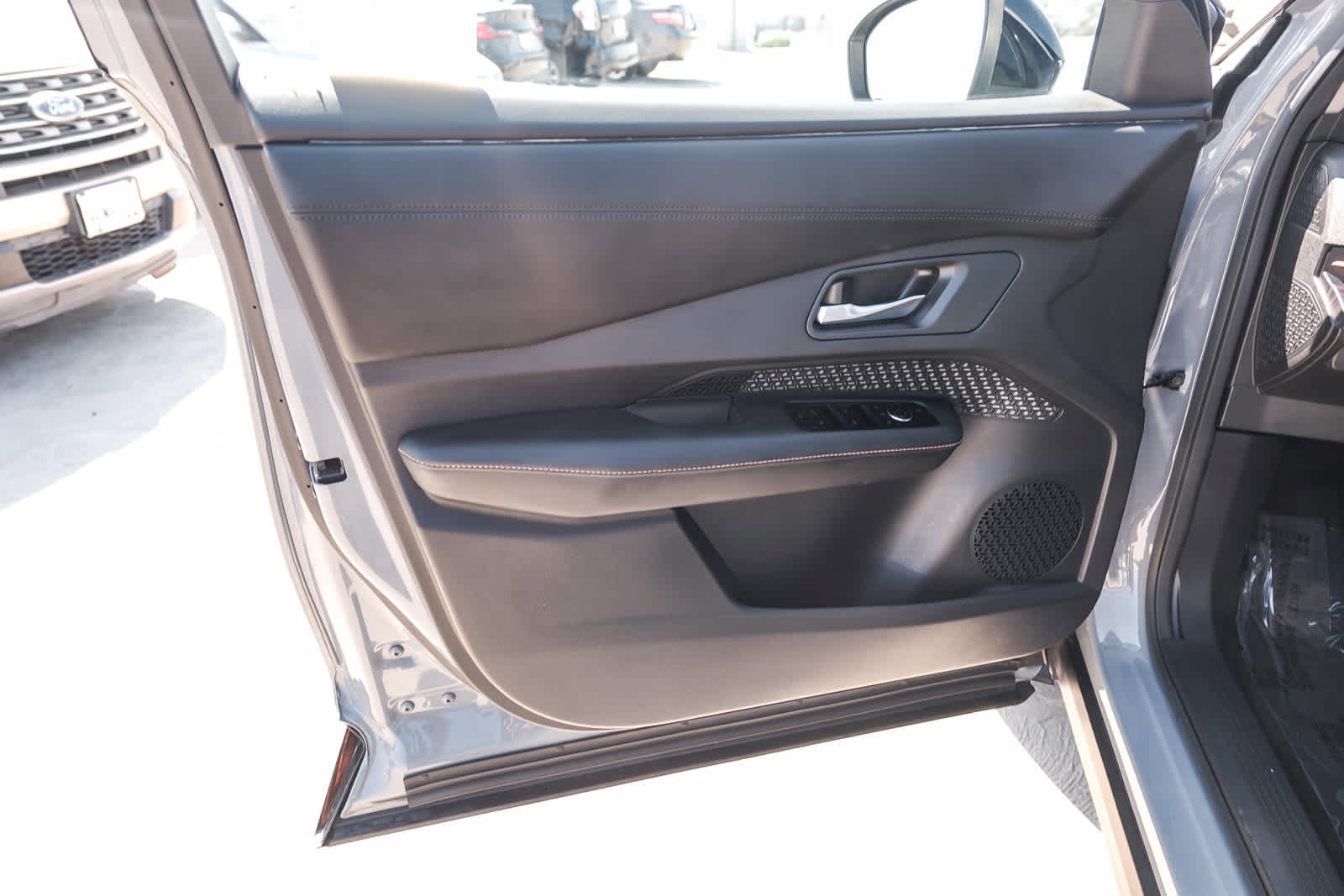 Used 2023 Nissan Ariya FWD image 23