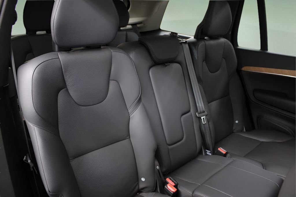 Certified 2024 Volvo XC90 T8 Plus w/ Protection Package image 22