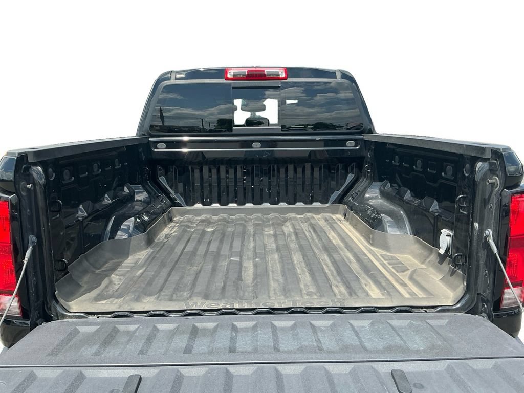 Used 2024 Chevrolet Colorado Z71 w/ Z71 Convenience Package 2 AWD/4WD image 24