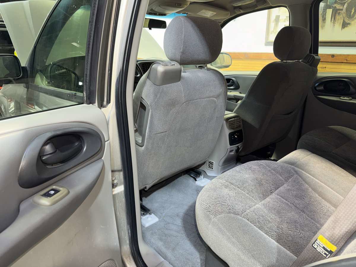 Used 2003 Chevrolet TrailBlazer LT image 22