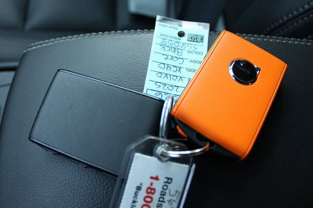 Used 2025 Volvo XC40 B5 Core image 31