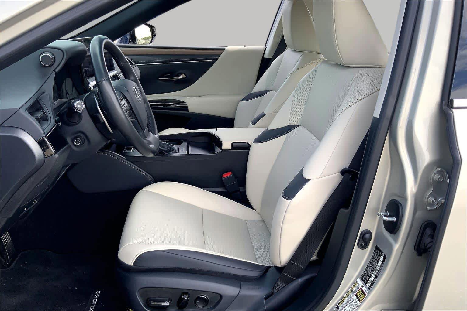 Used 2024 Lexus ES 350 w/ Premium Package FWD image 8