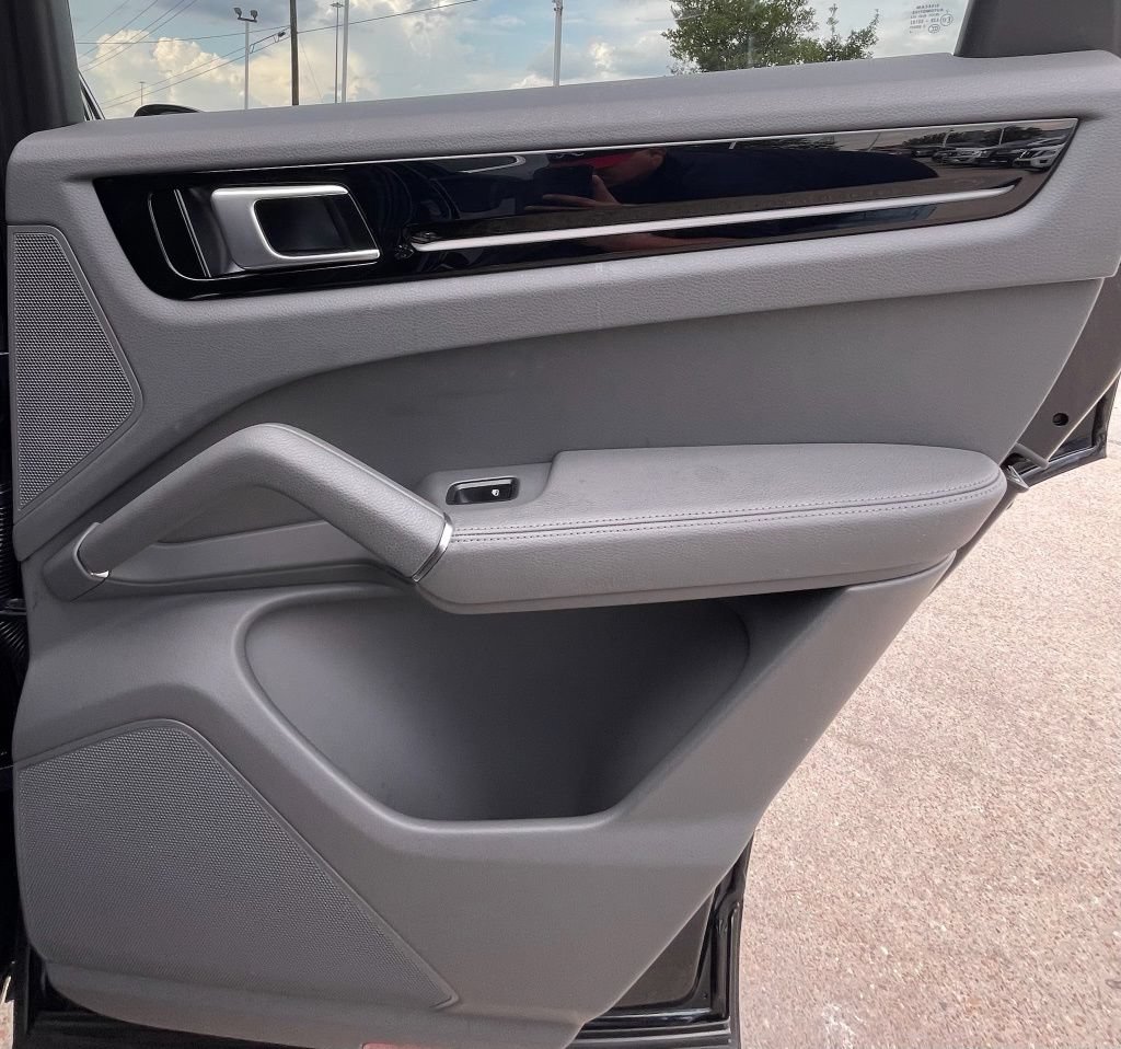 Used 2019 Porsche Cayenne AWD/4WD image 34