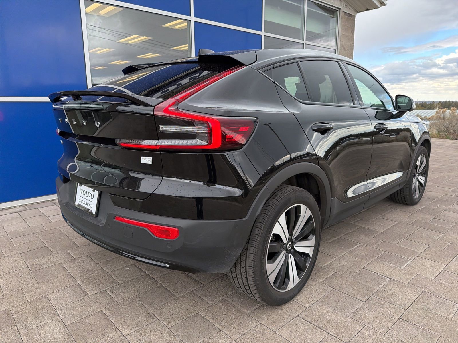 Used 2023 Volvo C40 P8 Recharge Plus image 7