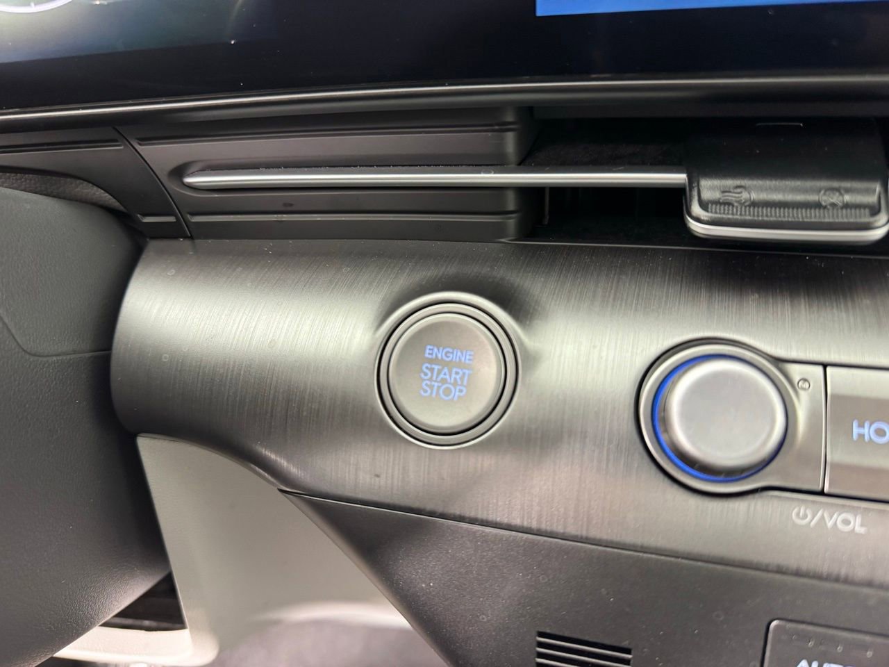 Used 2025 Hyundai Kona SEL image 20