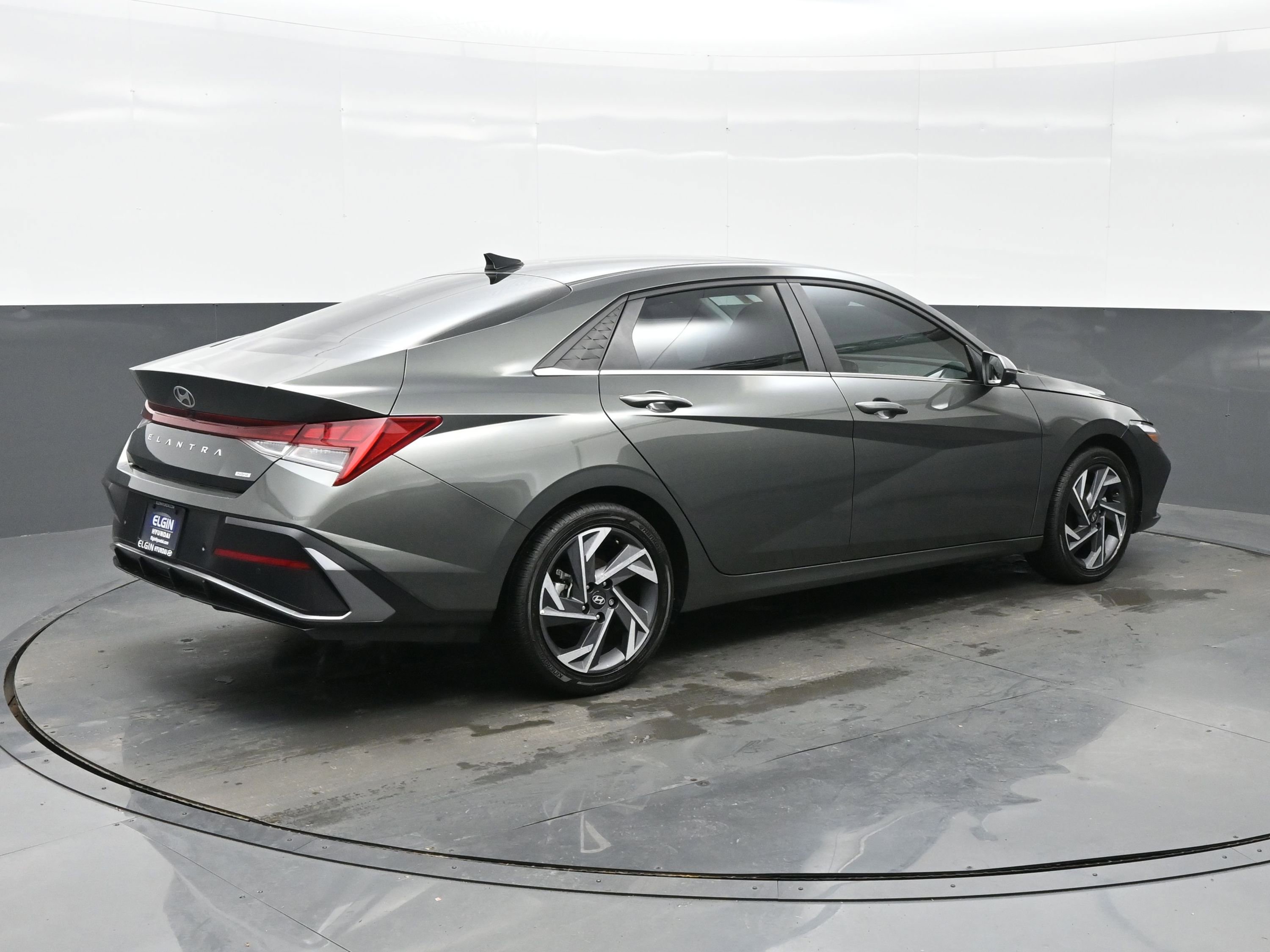 Certified 2024 Hyundai Elantra Limited image 6