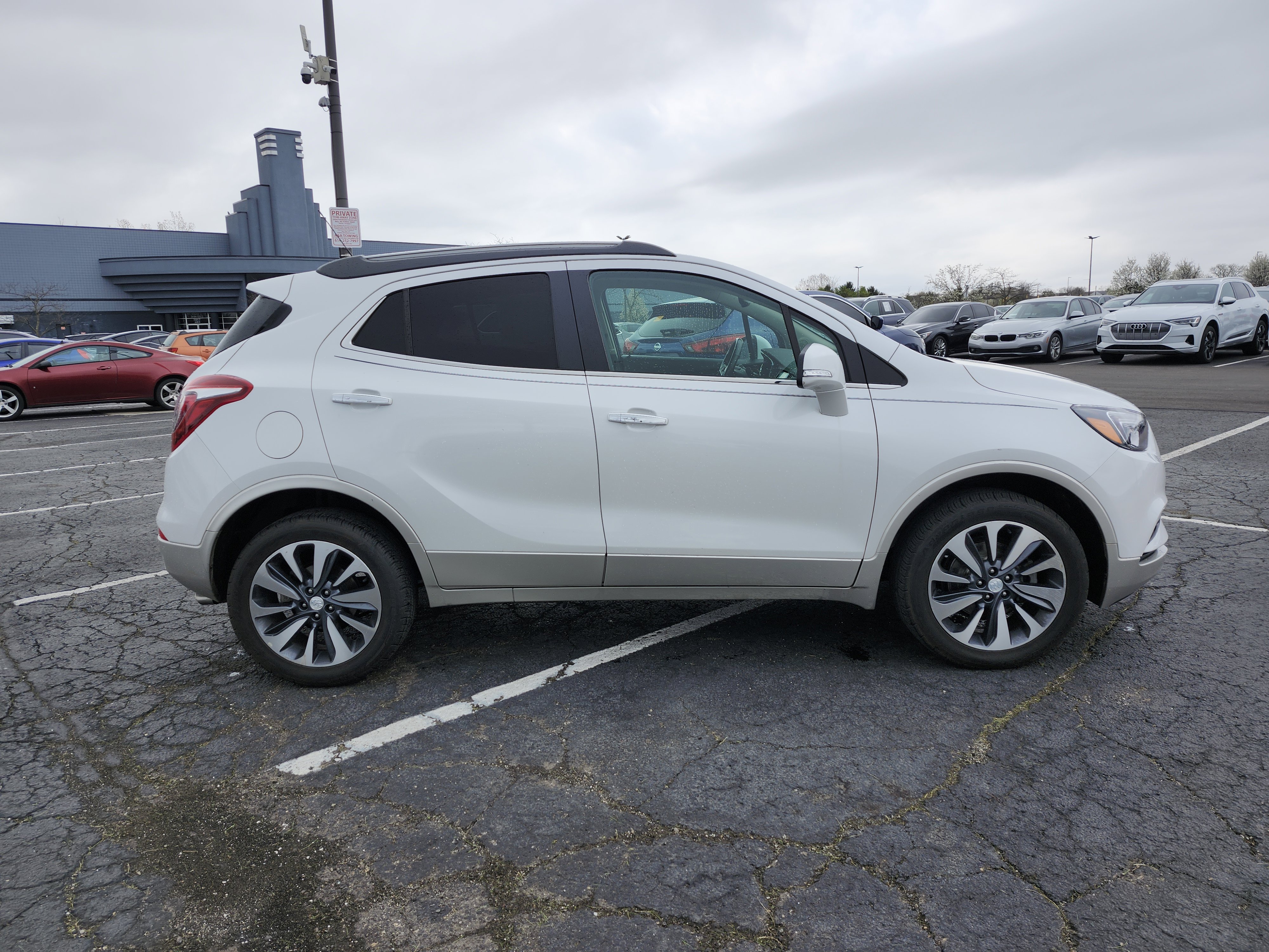 Used 2020 Buick Encore Essence AWD/4WD image 17