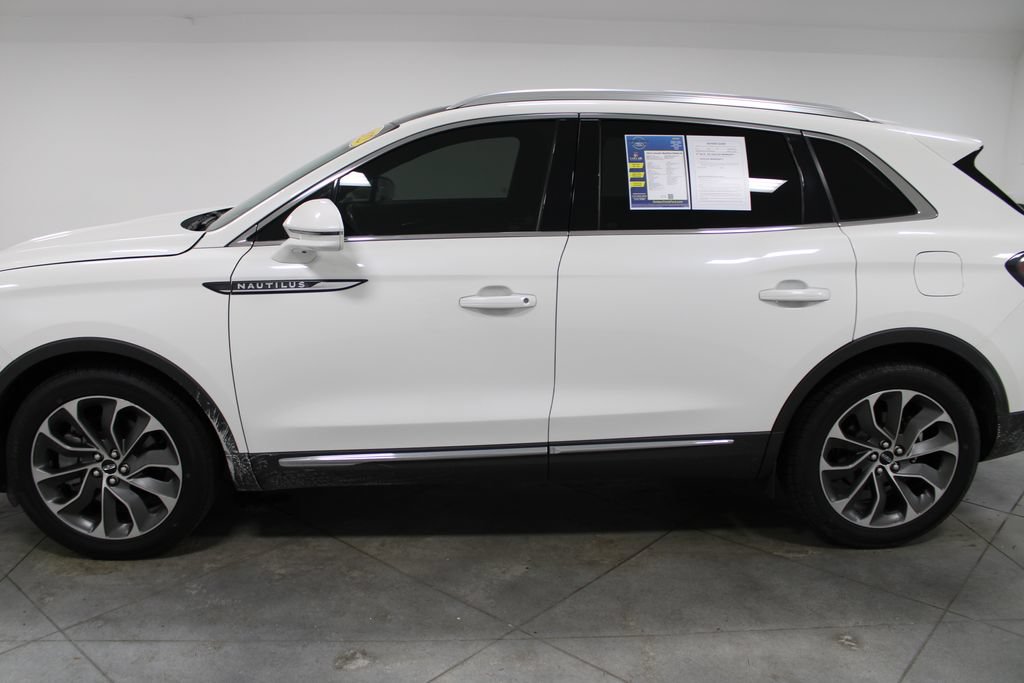 Used 2022 Lincoln Nautilus Reserve w/ Equipment Group 201A FWD image 6