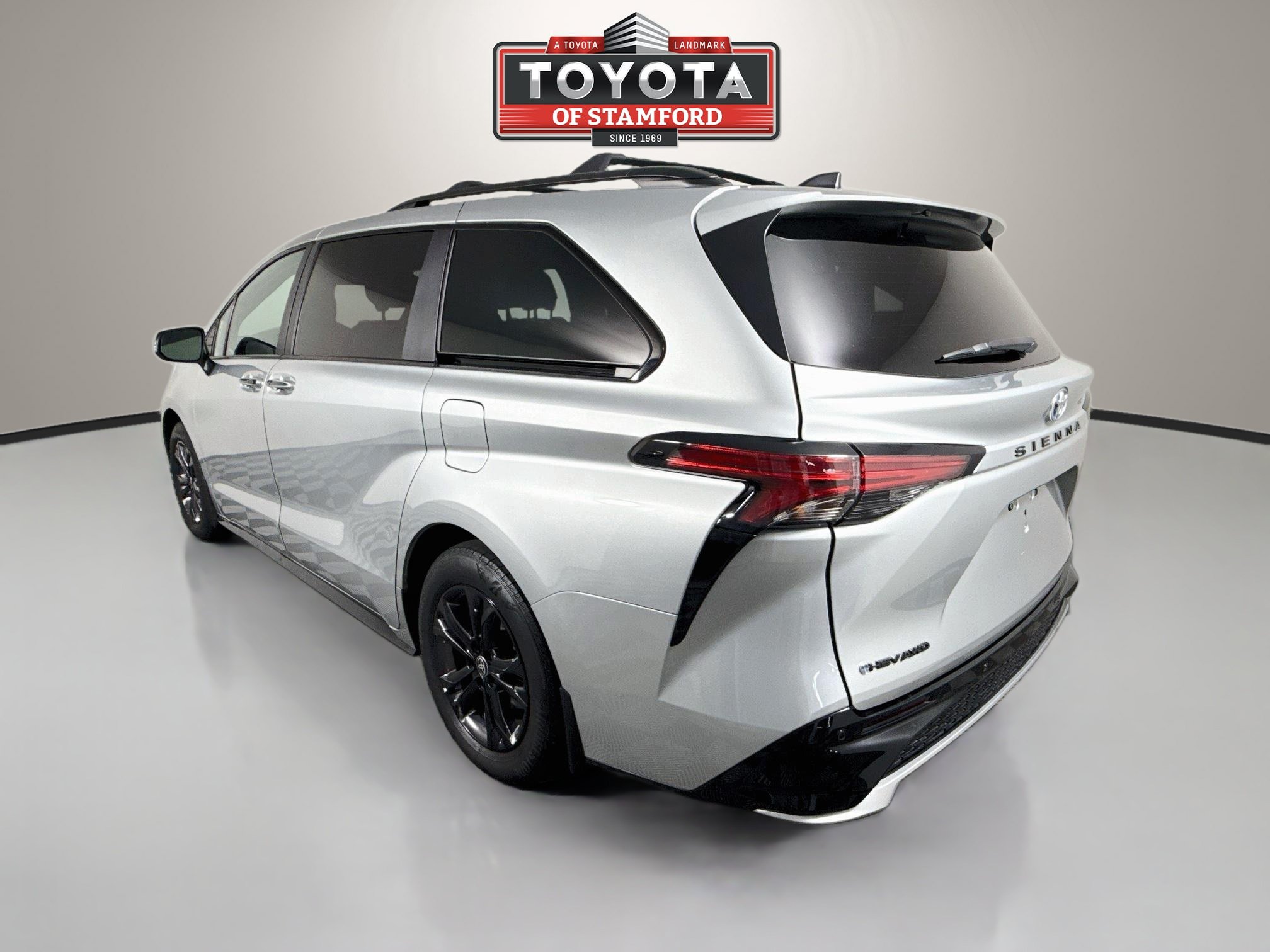 Certified 2025 Toyota Sienna XSE w/ XSE Premium Package AWD/4WD image 5