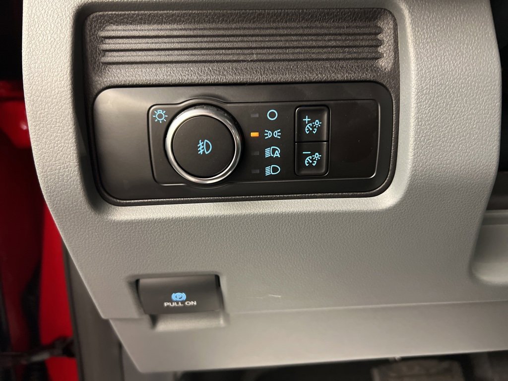 New 2025 Ford F550 4x4 Regular Cab Super Duty image 18