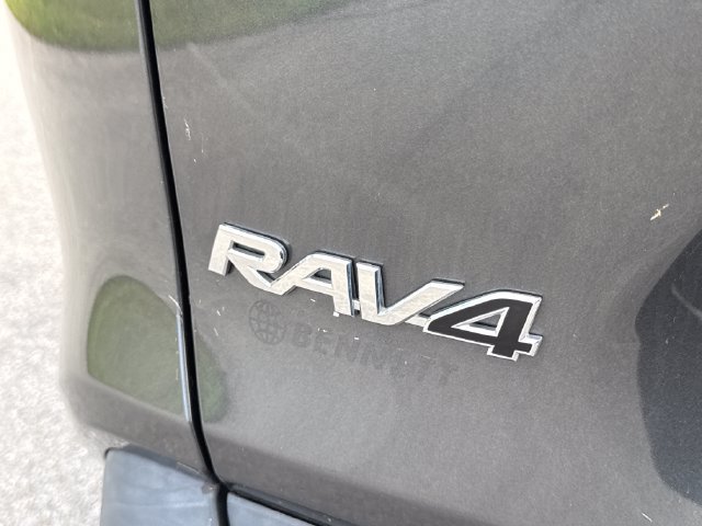 Used 2022 Toyota RAV4 XLE AWD/4WD image 15