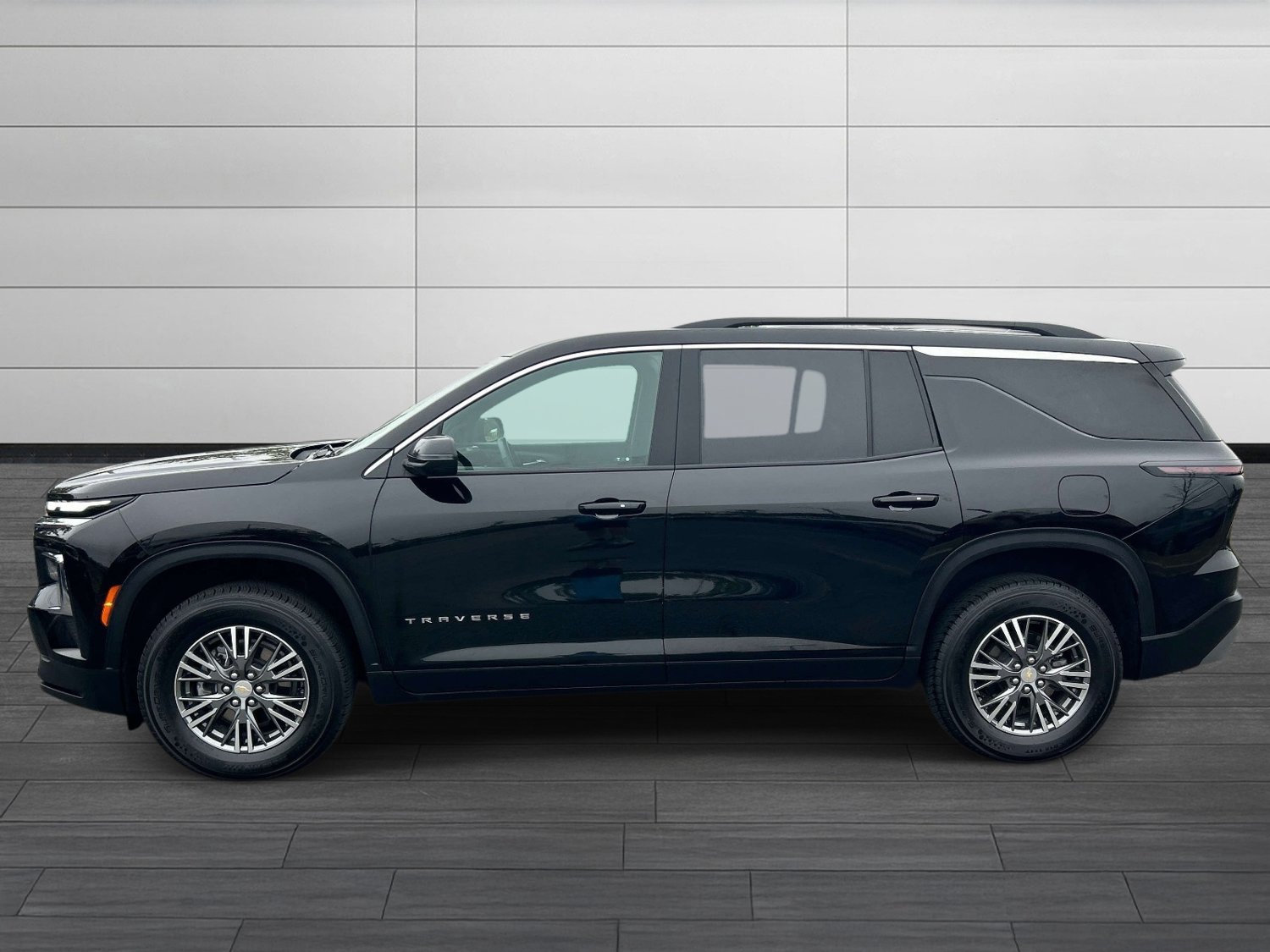 Used 2025 Chevrolet Traverse LT FWD image 7