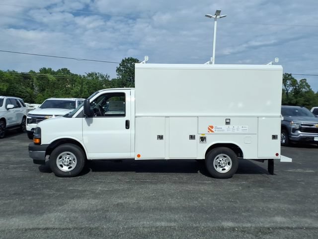 New 2026 Chevrolet Express 3500 w/ Power Convenience Package RWD image 9