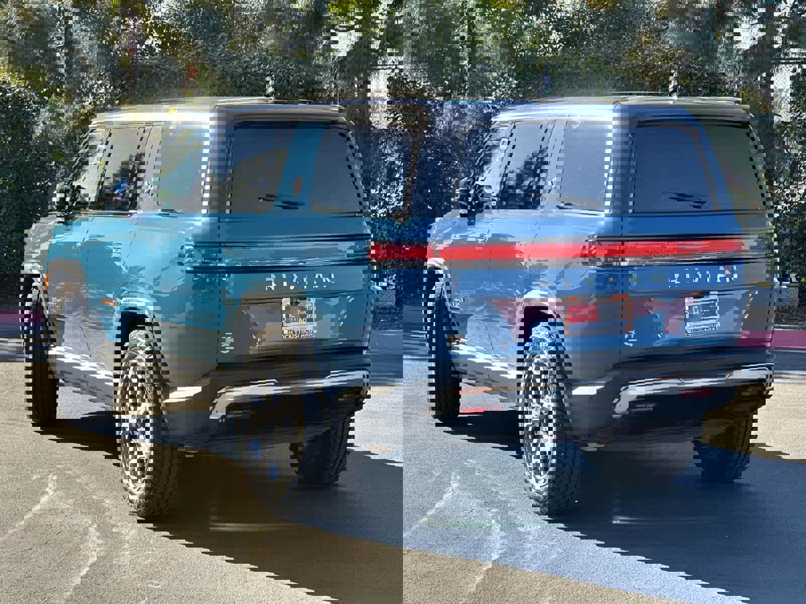 Used 2023 Rivian R1S Adventure image 4