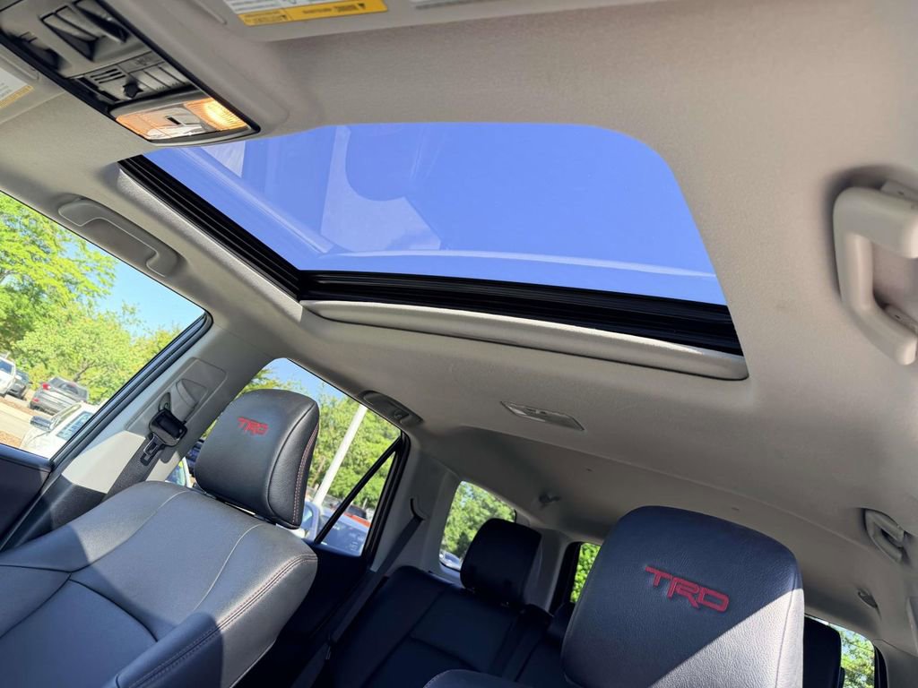 Used 2020 Toyota 4Runner TRD Off-Road Premium w/ Moonroof Package AWD/4WD image 27