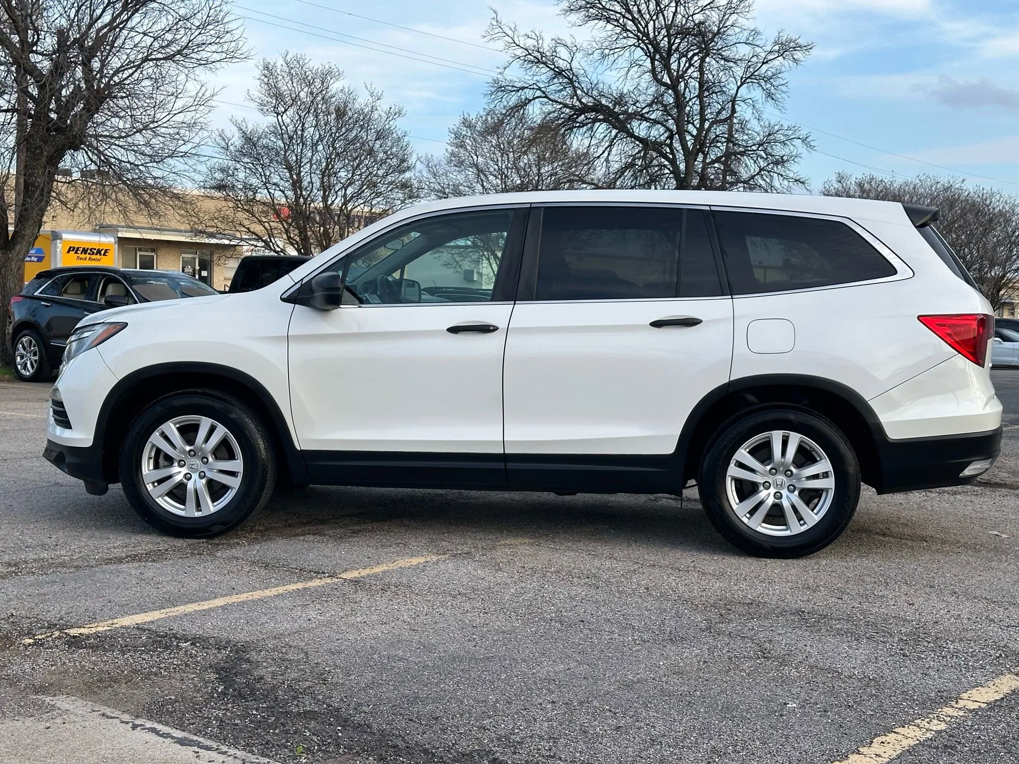 Used 2016 Honda Pilot LX image 3