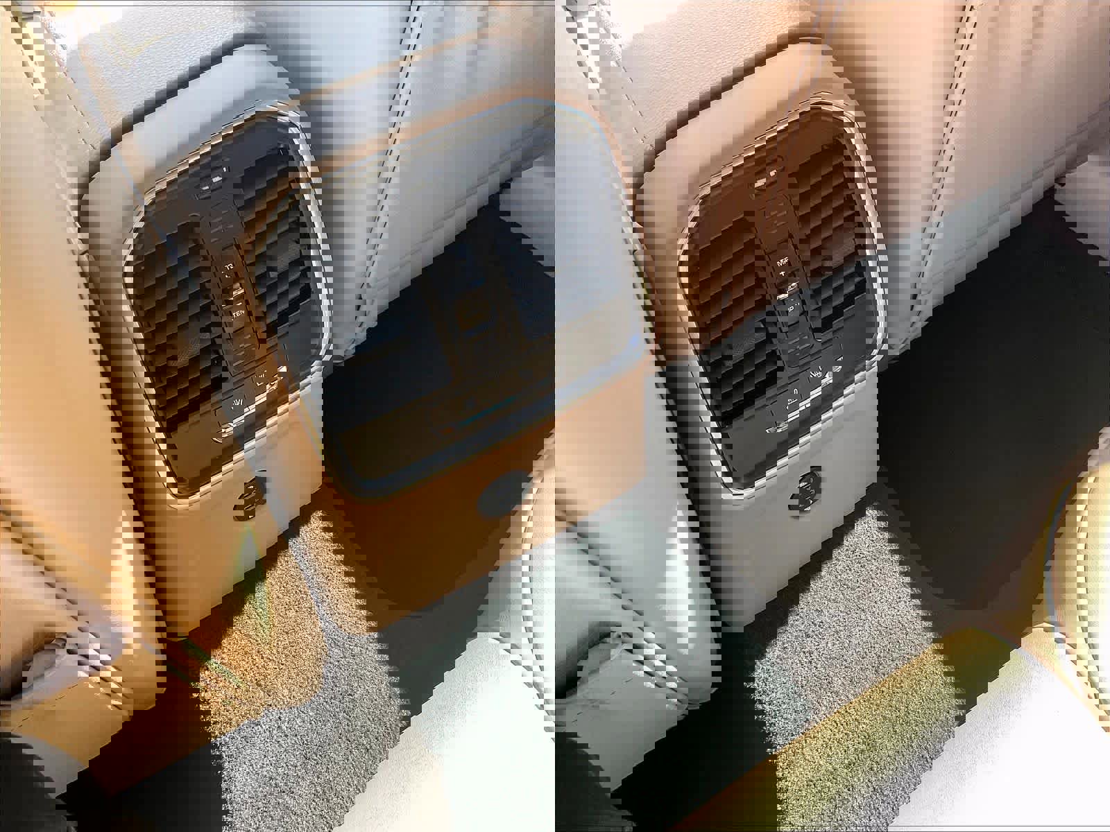 Used 2024 Porsche Macan image 36