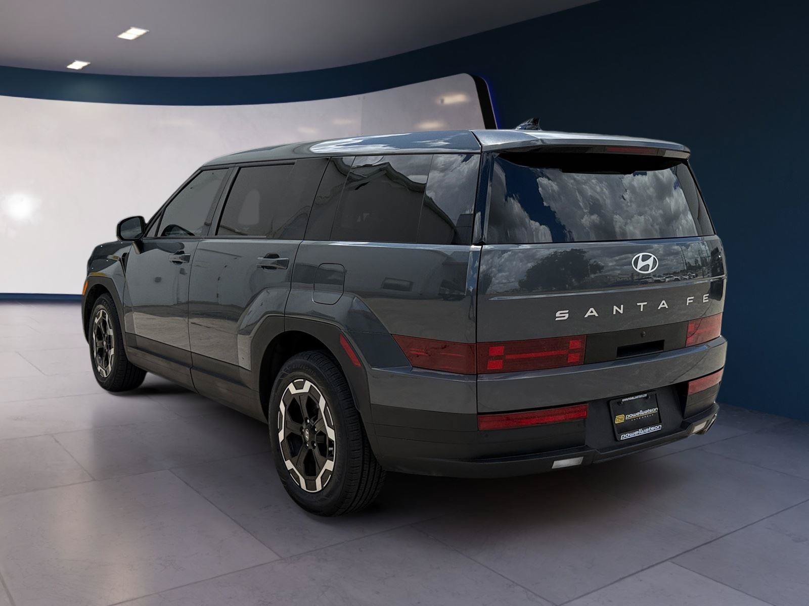Used 2024 Hyundai Santa Fe SE FWD image 3