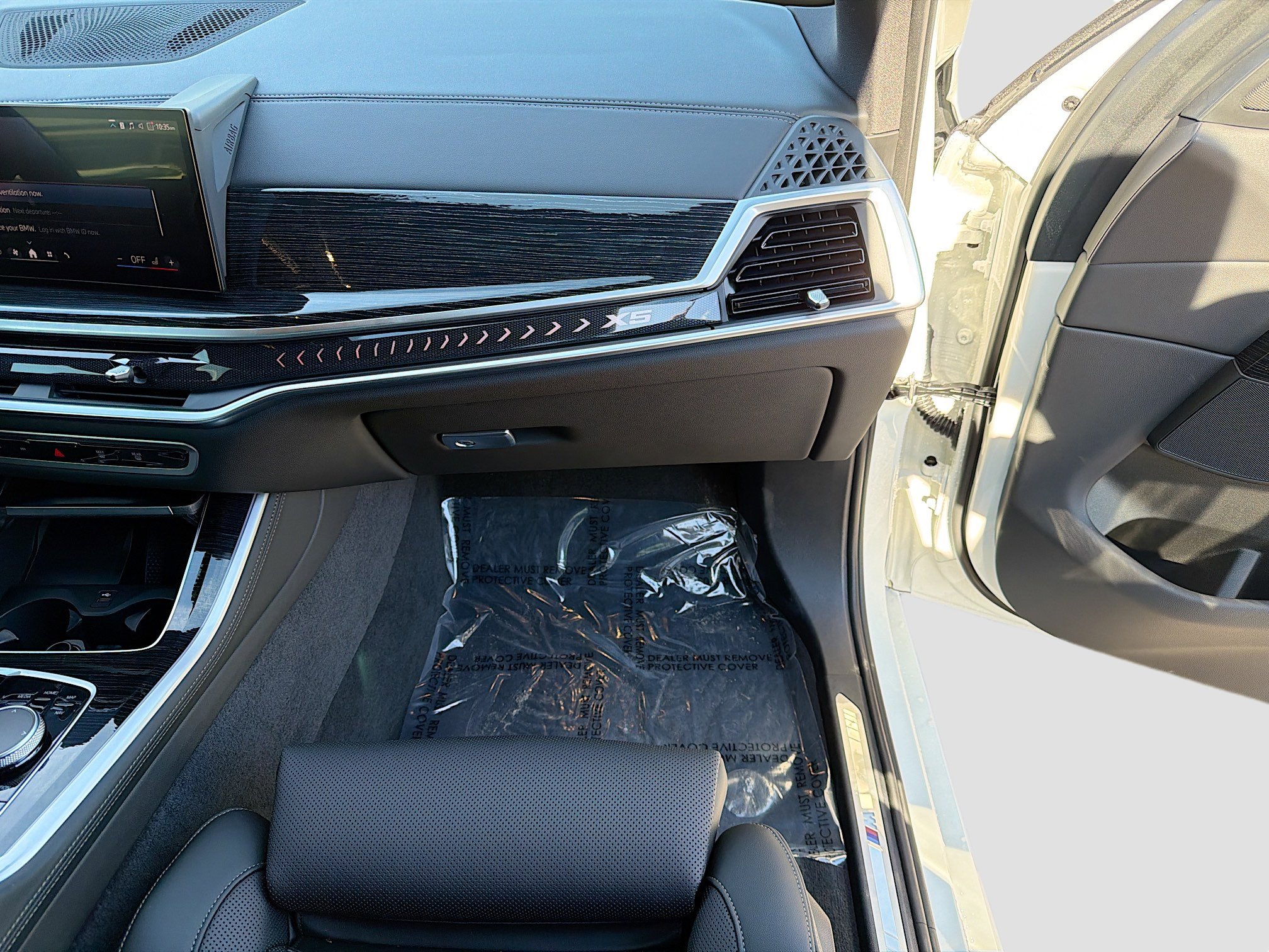 Used 2024 BMW X5 sDrive40i w/ M Sport Package image 17