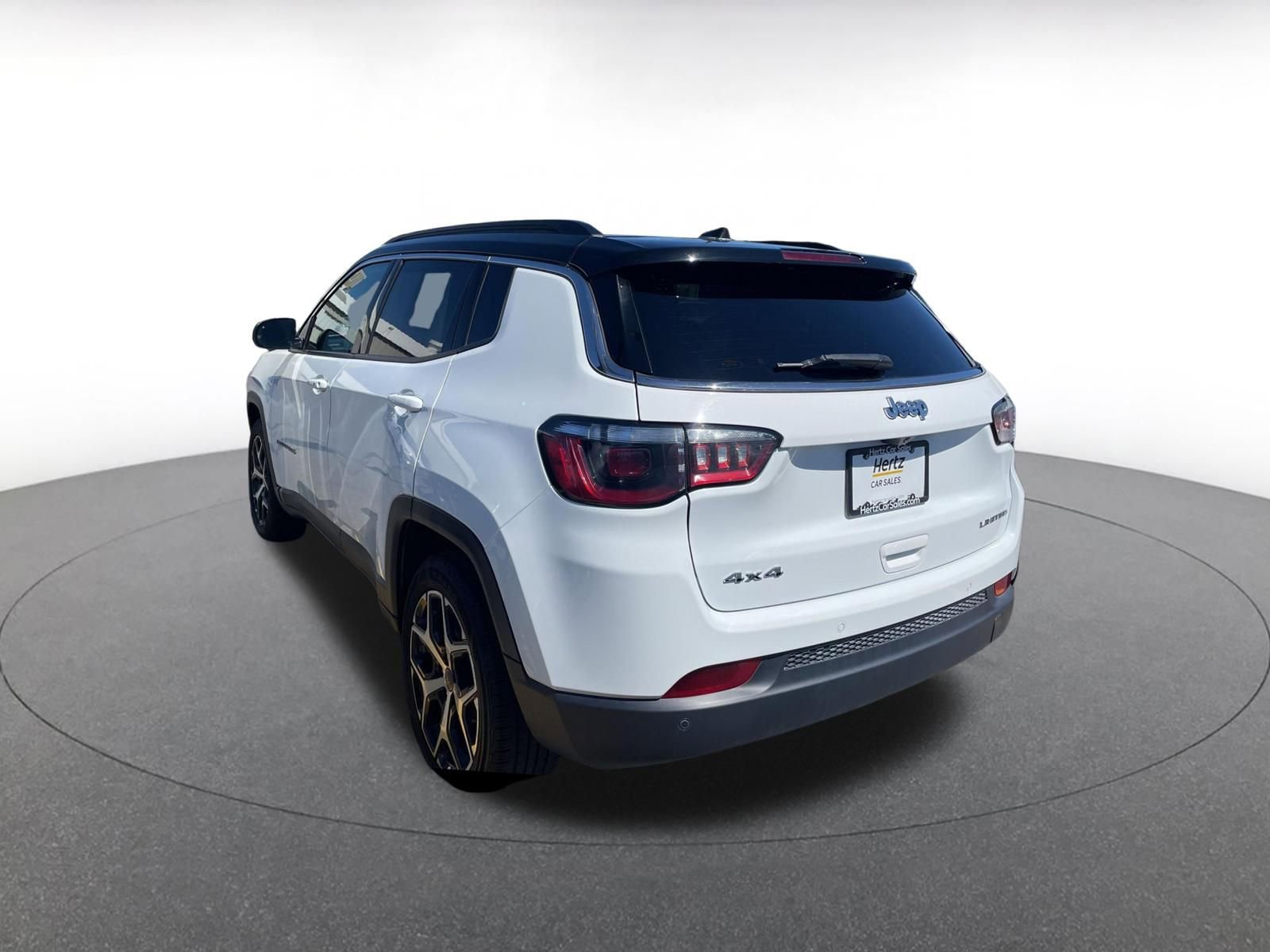 Used 2025 Jeep Compass Limited image 3