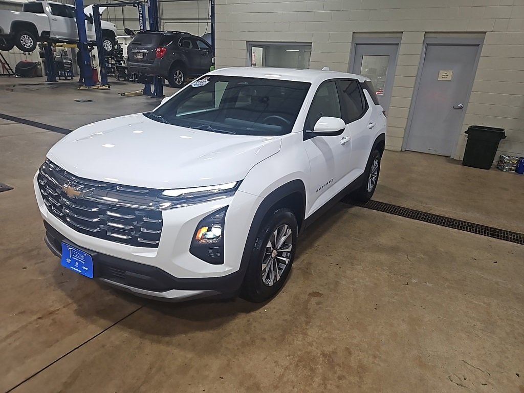 Used 2025 Chevrolet Equinox LT image 3
