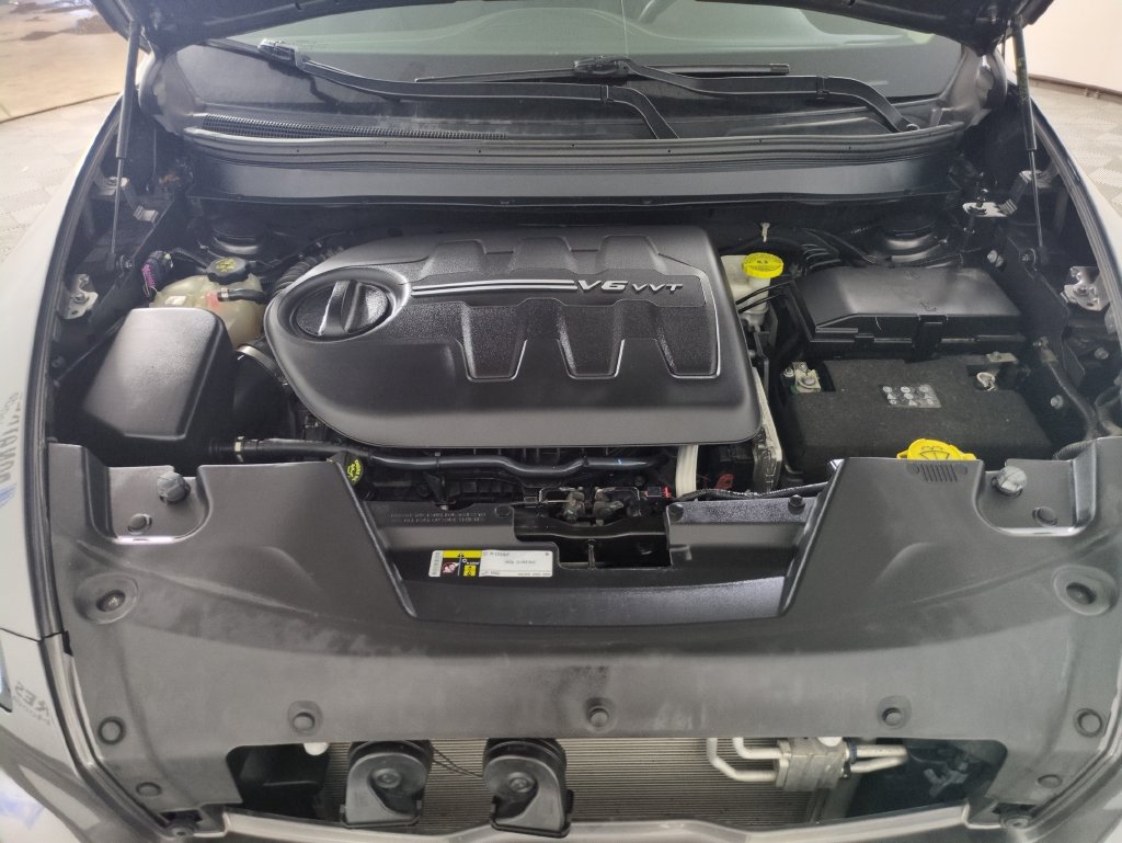 Used 2018 Jeep Cherokee Limited AWD/4WD image 26