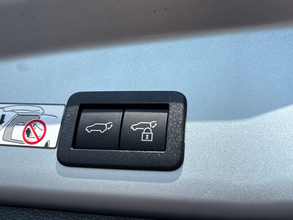 Used 2026 Toyota Corolla Cross XLE w/ Convenience Package FWD image 33