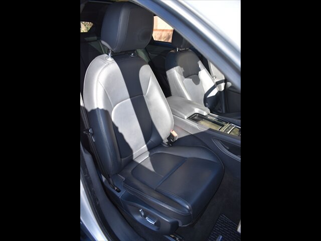 Used 2019 Jaguar F-PACE Premium AWD/4WD image 33
