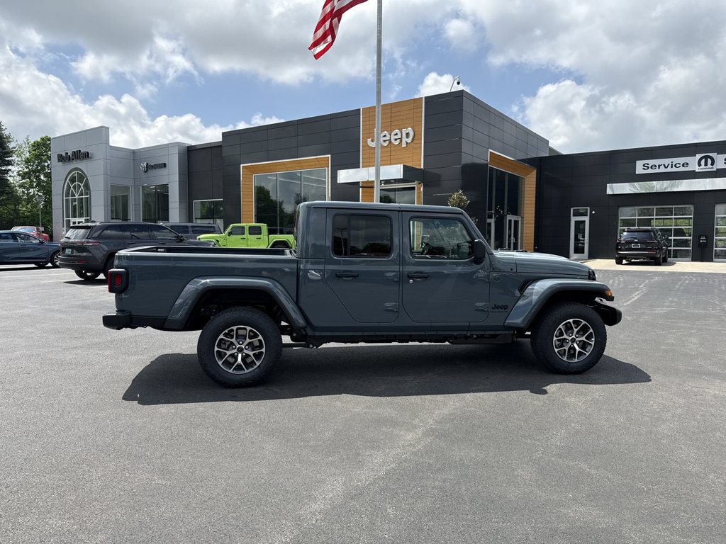 New 2026 Jeep Gladiator Sport AWD/4WD image 14