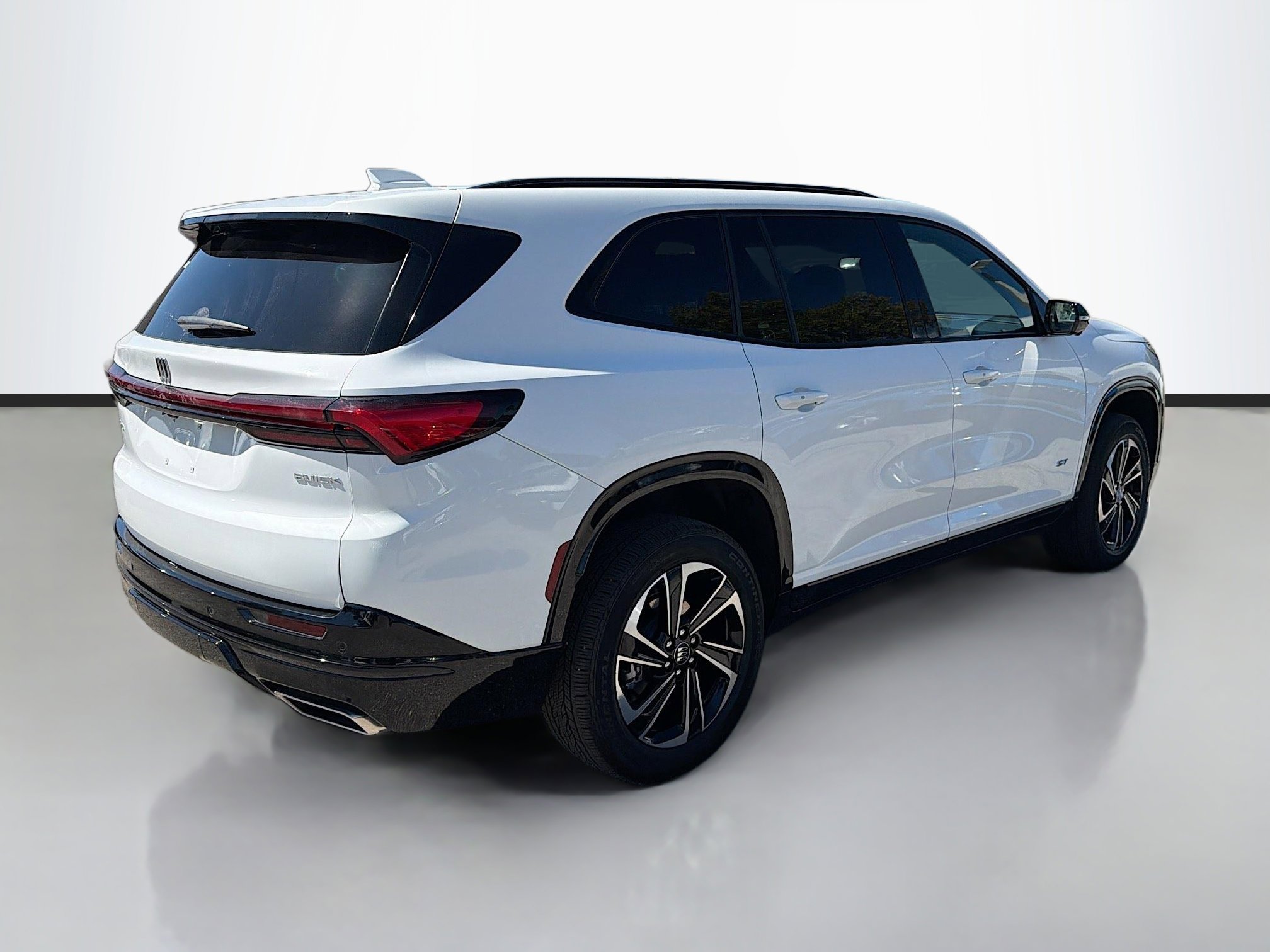 Used 2025 Buick Enclave Sport Touring image 3