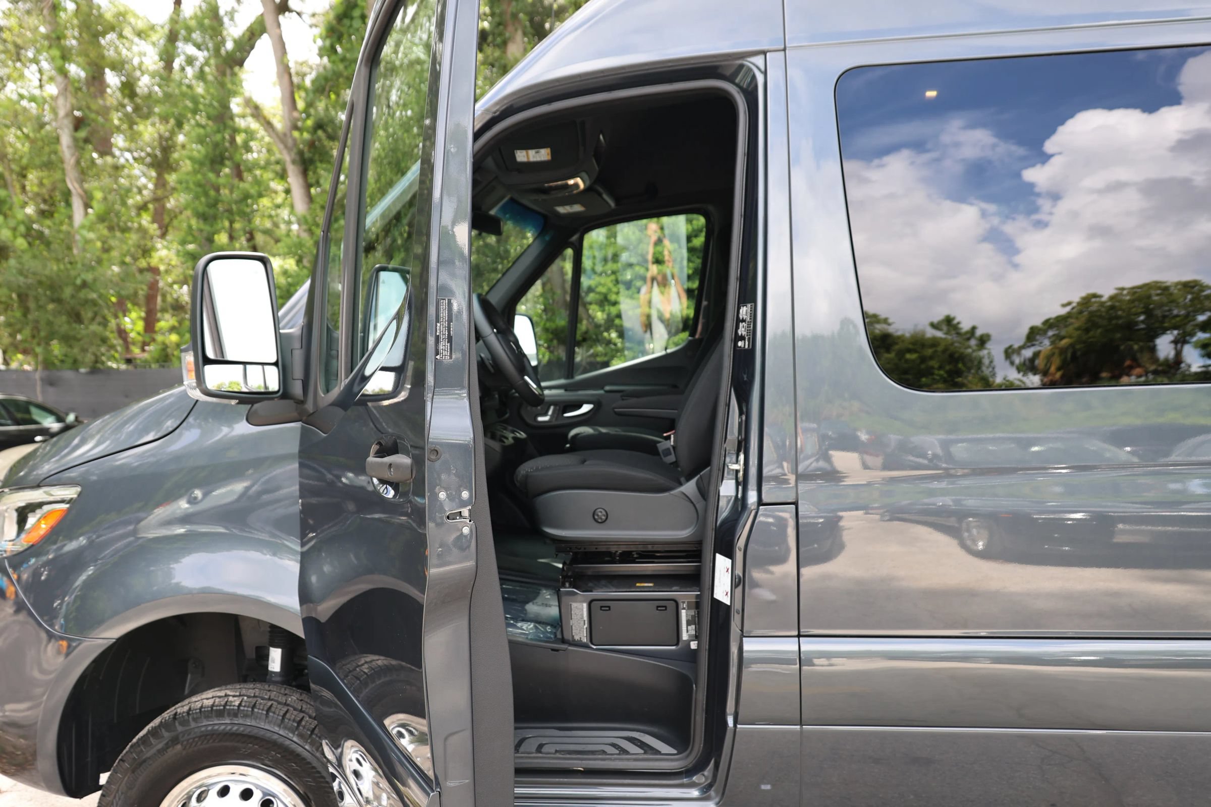Used 2024 Mercedes-Benz Sprinter 3500 w/ Parking Package image 11