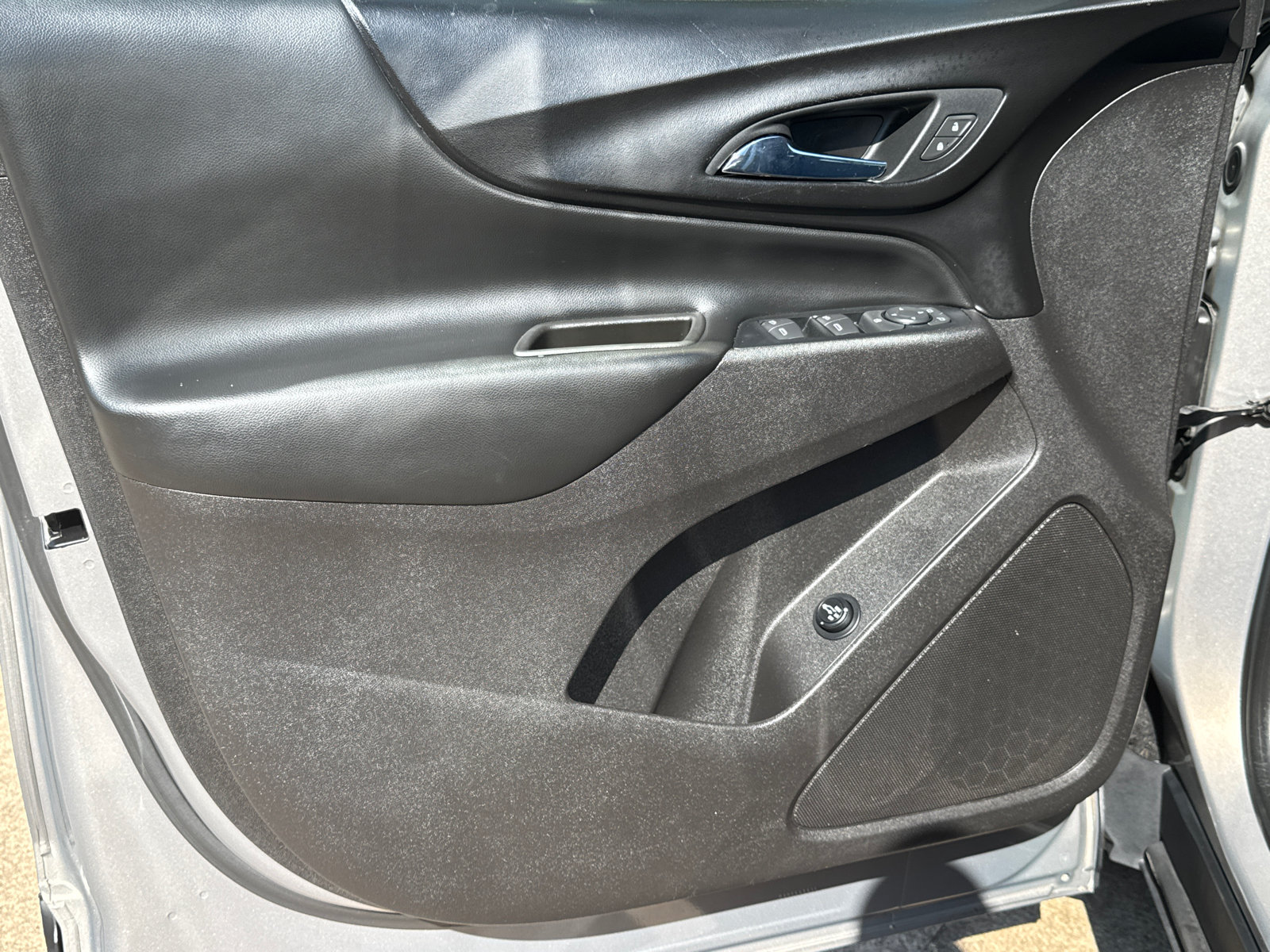 Used 2019 Chevrolet Equinox LT FWD image 11