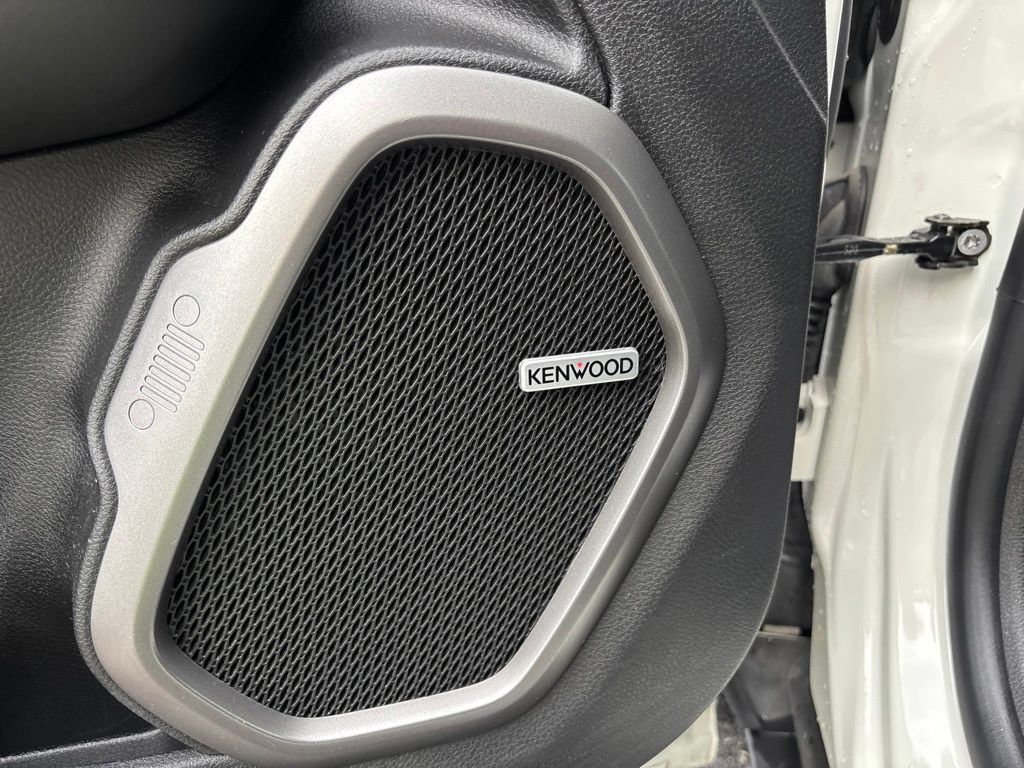Used 2020 Jeep Renegade Altitude AWD/4WD image 16