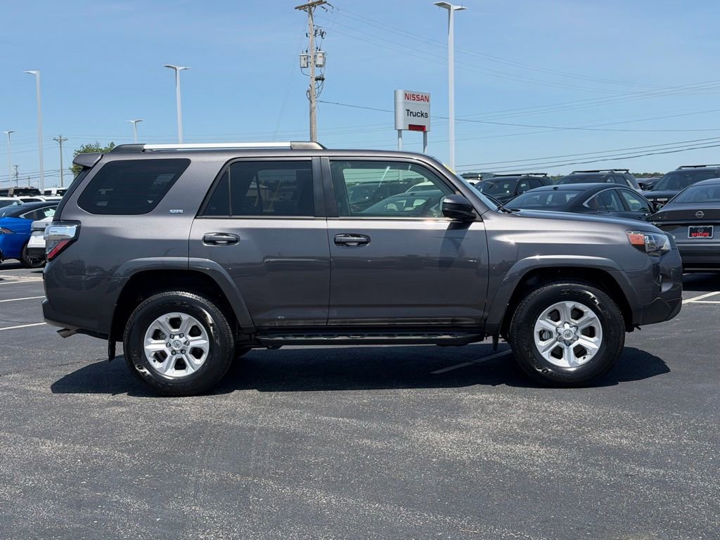 Used 2022 Toyota 4Runner SR5 RWD image 4