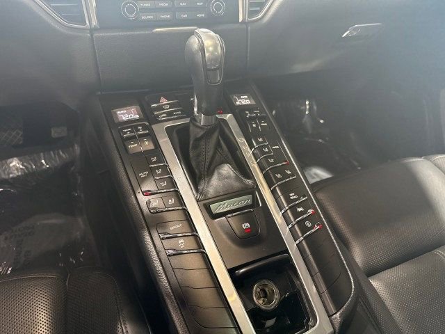 Used 2018 Porsche Macan S w/ Premium Package Plus image 19