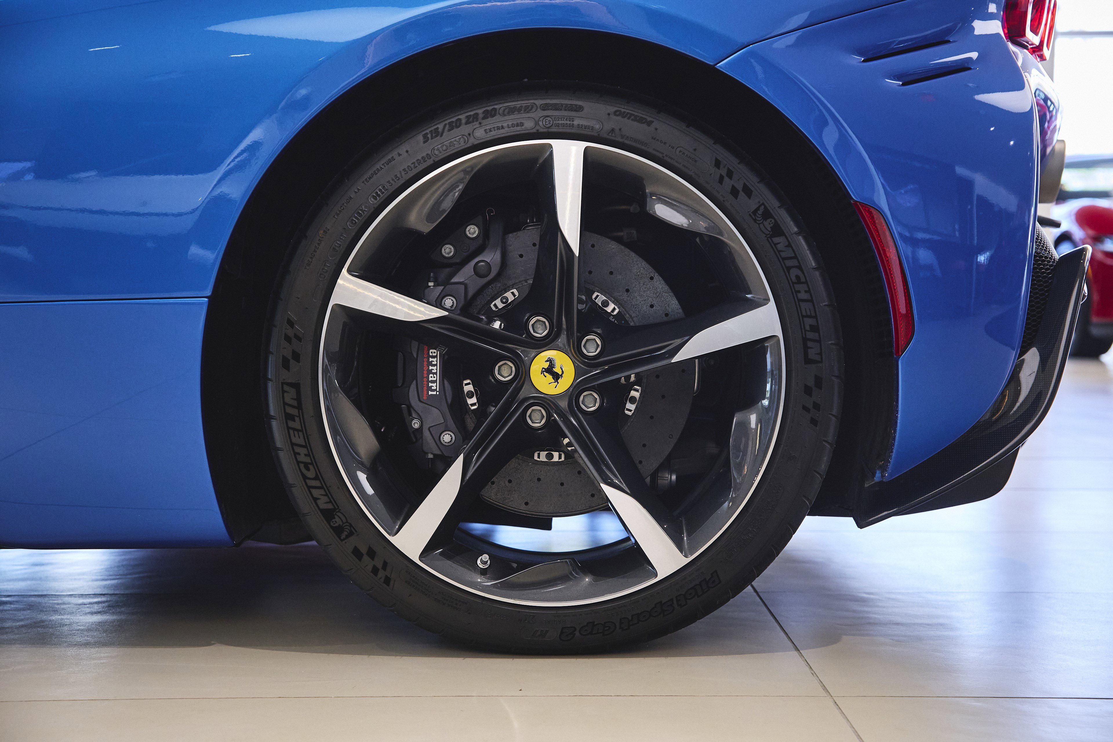 Used 2023 Ferrari SF90 Spider image 66