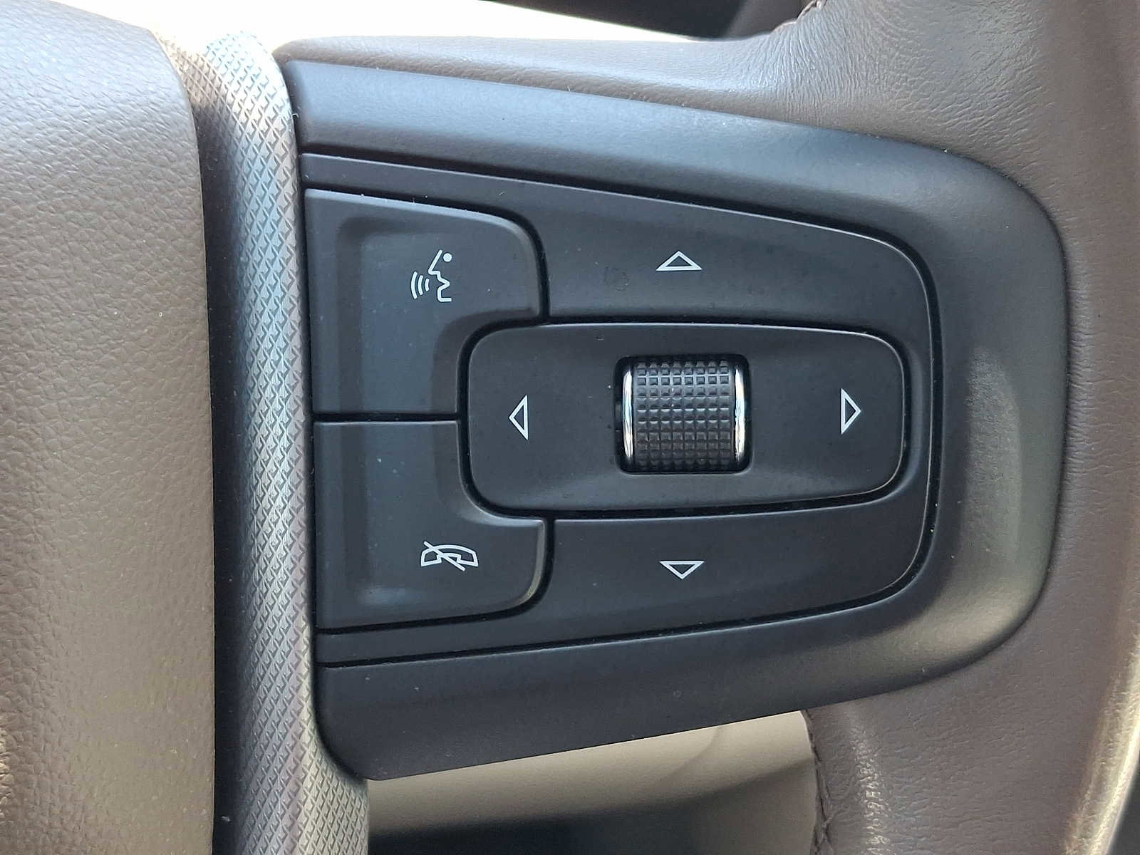 Used 2022 GMC Yukon Denali w/ Denali Premium Package AWD/4WD image 27