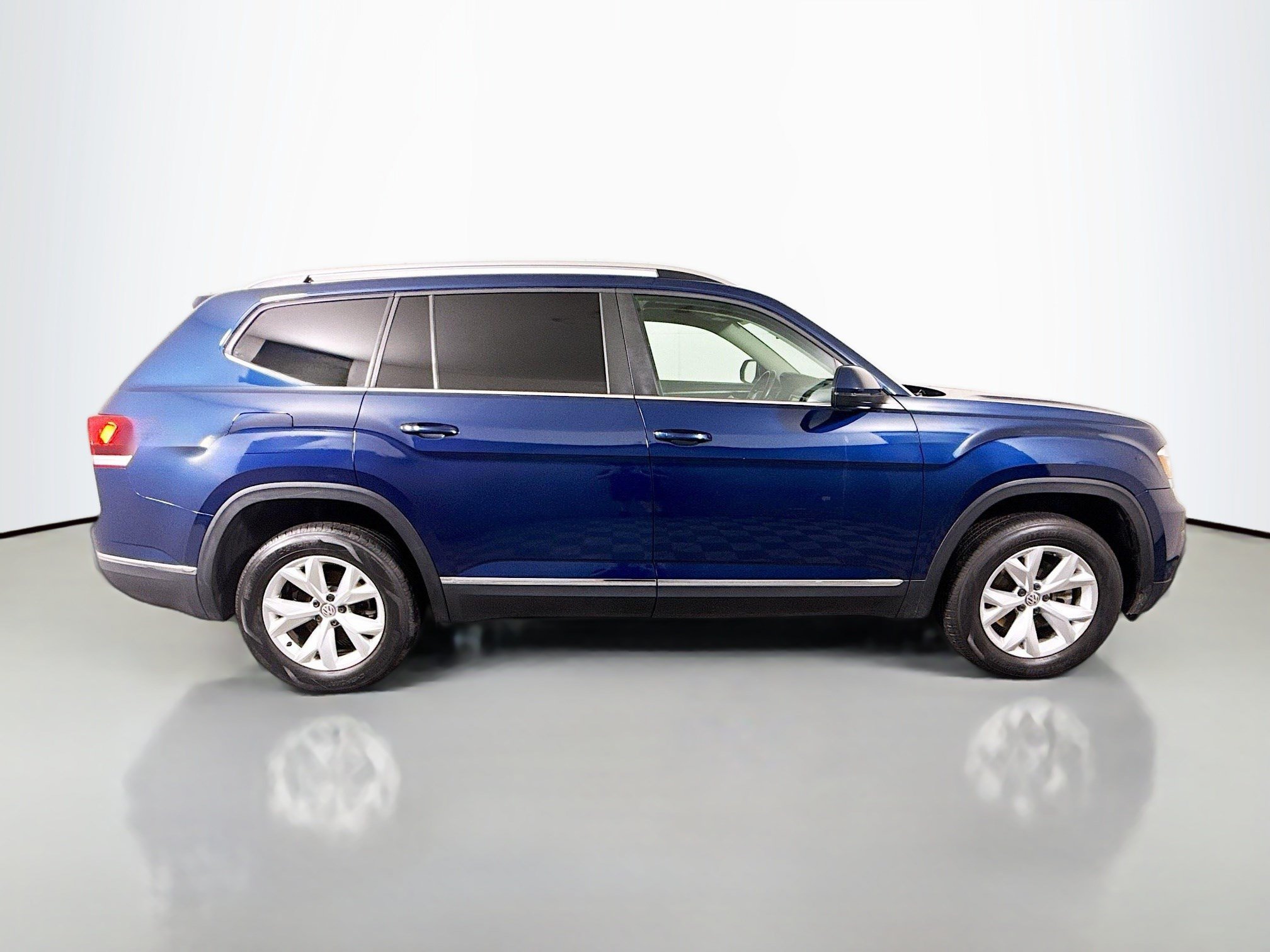 Used 2018 Volkswagen Atlas SEL AWD/4WD image 11