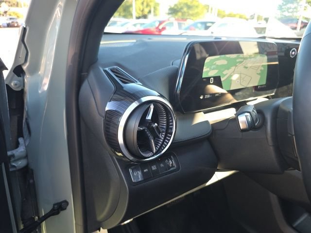 Used 2026 Chevrolet Equinox LT AWD/4WD image 16