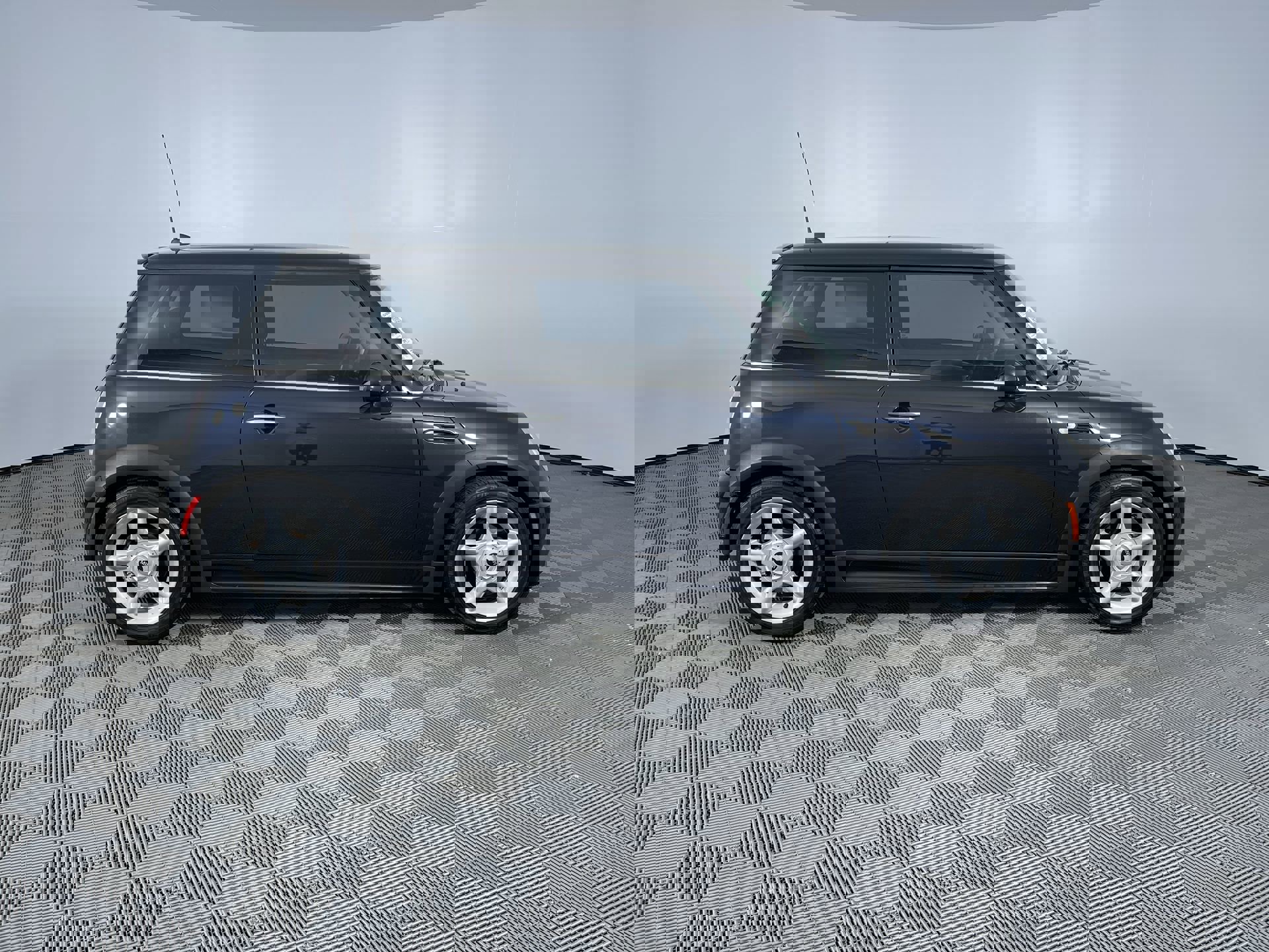 Used 2005 MINI Cooper Hardtop image 10